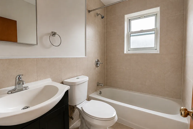 Bathroom-1 - Private Master Bedroom in a 4 Bed 2 Bath Apt