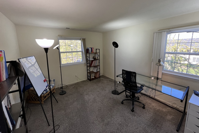 Bedroom/Office - Furnished 1B1B Summer sublet at Woodbury Gardens, $1400 Apartments