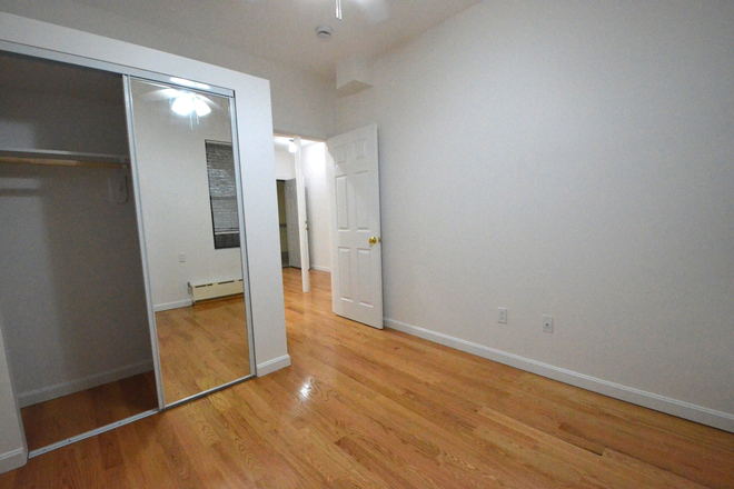 Bedroom - 2 Bedroom Apartment on Westland Ave -- Available Now!