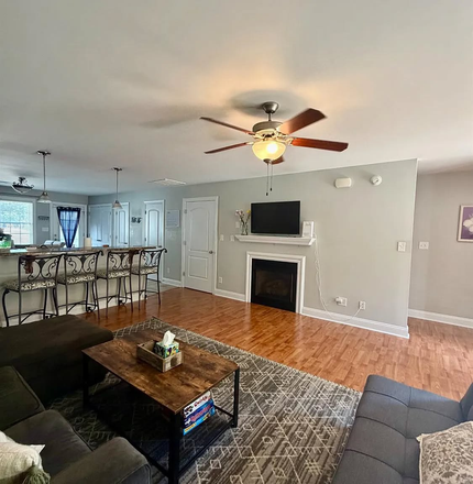 Living room 2 - Townhouse close to campus
