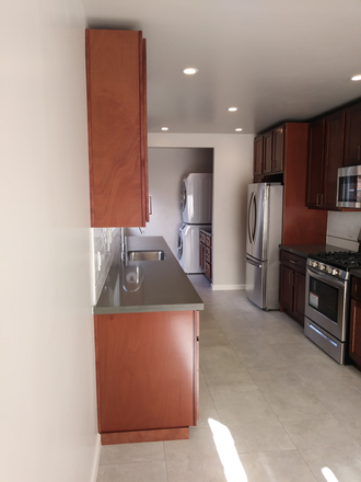 Kitchen - Rare Opportunity - Room in beautiful Albany Hill Home