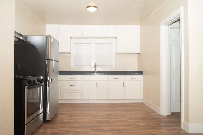 - 25-45 W. Tenth street