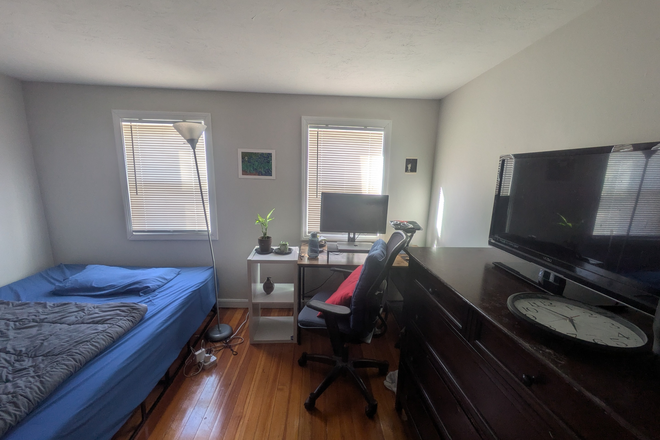 Bedroom - bedframe, mattress, desk, dresser, TV, monitor, chair, light are available with unit for small extra cost - 1 Bedroom/1 personal Bathroom available on Third Street, Cambridge