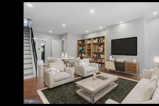 Living room - 3 BR 1.5 BA in Lovely quiet Temple U. area