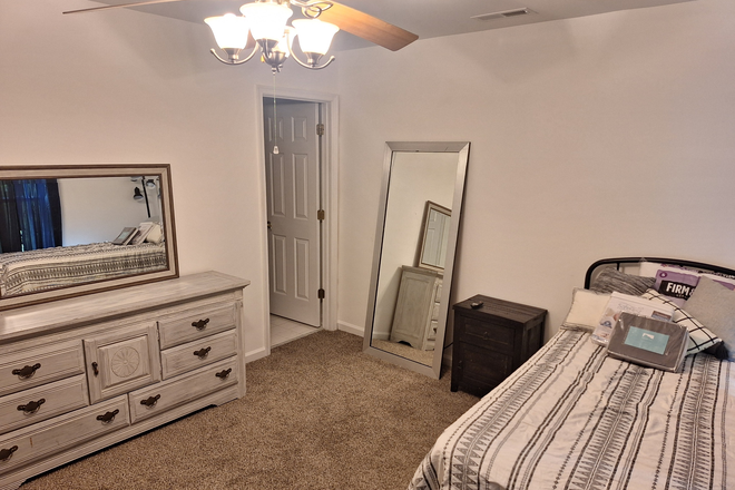 Large master bedroom with private bathroom. - Affordable & Convenient: Private Bedroom in Spacious C-Ville Townhome near UVA & 5th St. Station