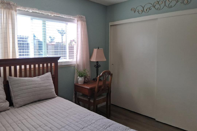 Bedroom - Furnished Private Room Near UCR - Short drive to campus House