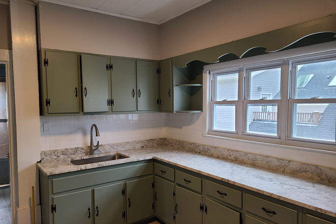 Kitchen - 118 Inman Street, 2nd floor