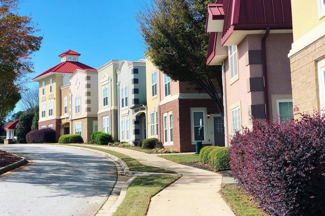 Outside Street View - Villages at Town Creek 4BR 5BATH (1st Month Free) Apartments