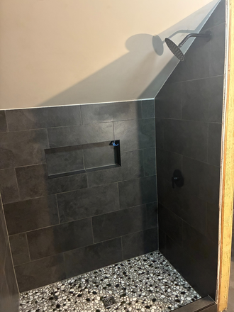 upstairs shower - Newly Renovated URI Student Housing – Private Bedrooms with Individual Leases or group of 5