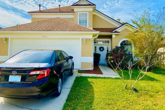 Front - Great location! Nearby to UCF