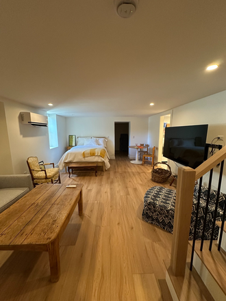 full view - Spacious patio apartment