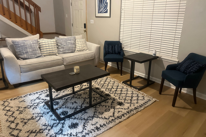 Front room - Spacious Townhouse near FSU and FAMU