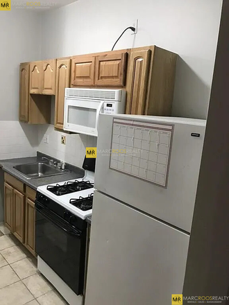 Call NOW for showings! 617-236-8550 - AUSTIN STREET - INCREDIBLE EAST SOMERVILLE 2 BED W/ LAUNDRY IN THE UNIT! *AVAIL NOW!* Apartments