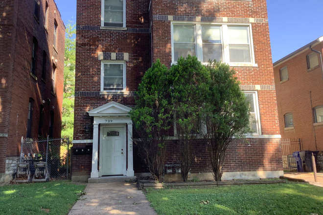 Front of building - Delmar Loop