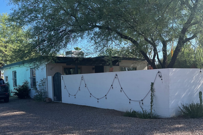Streetview of driveway and outside of home. - Cute House - Enclosed Yard