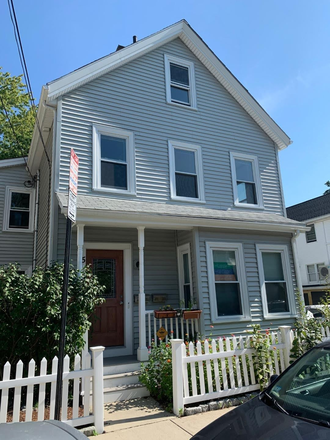 Outside street view - 2 bedrooms close to Divinity School