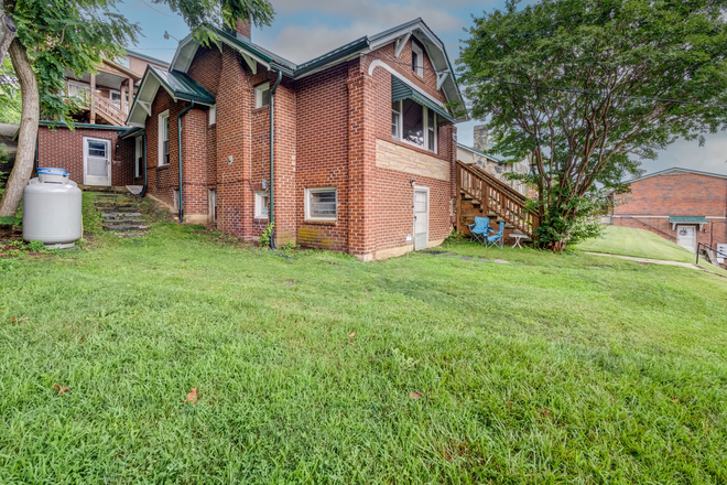 3B2B house - 3B2B House Across from App