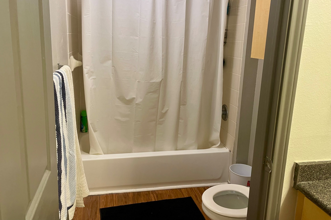 Bathroom - College inn, apartment close to campus