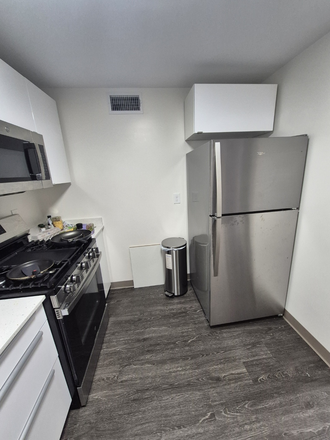Kitchen - Fully Furnished - Mission Hill private room Apartments