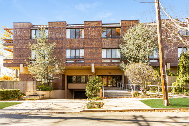 Outside Street View - 2BR condo-Markham Rd-Princeton