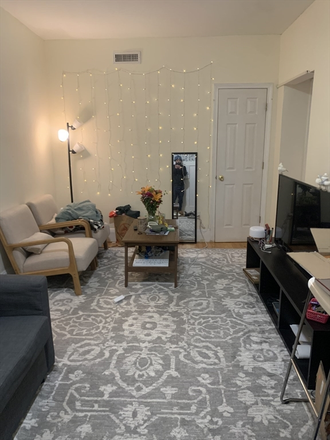 Call NOW for showings! 617-236-8600 - EGMONT ST - GORGEOUS 4BR/1BA IN BROOKLINE NEAR BU CAMPUS FOR *9/1/2026* W/ H&HW INC, LNDRY IN BLDNG!