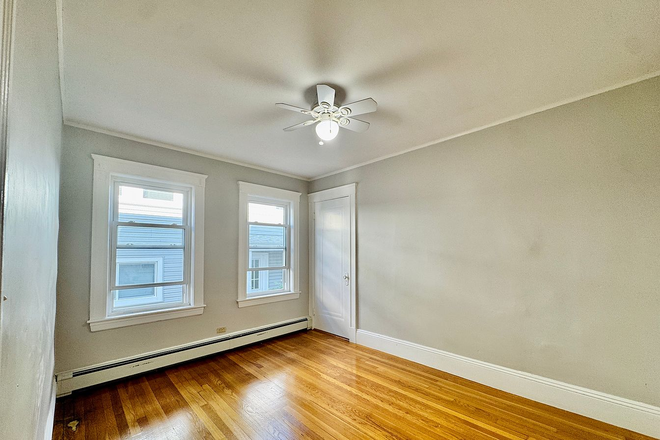 2ND BEDROOM - 2 FAMILY HOME CLOSE TO BUS LINE/HARVARD SQUARE