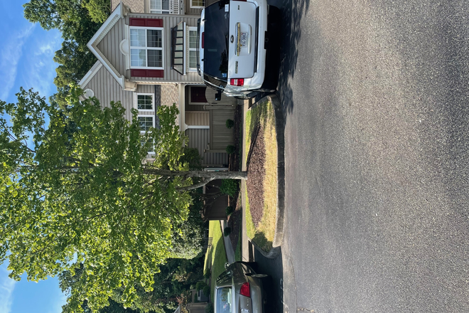 entrance - 2 bedroom, 2 bathroom located on Settlement Drive