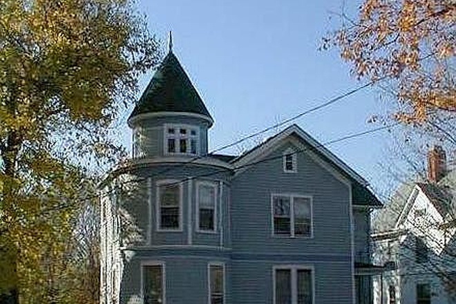 315 Thayer Exterior - Available 06/01/2026, Charming 3 Bedroom Apartment-Kerrytown/Medical/Central Campus