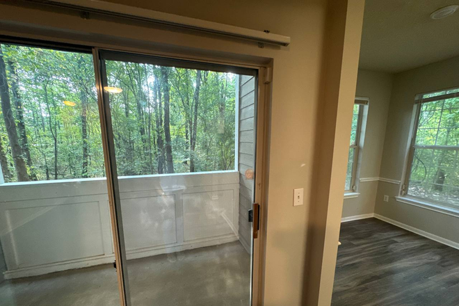 balcony - room for rent in madison shelby farms Apartments