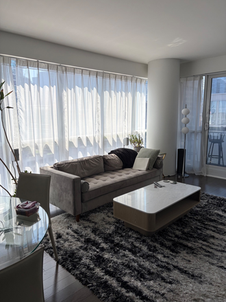 Living room (shared) - 1 Furnished Bedroom in a gorgeous downtown condo - 8 month lease (Sept-April)