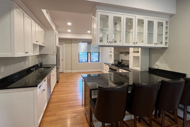 X - 2021 Commonwealth Ave 2027