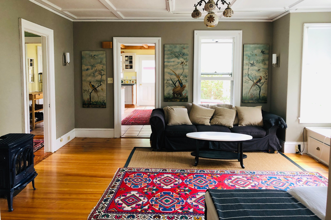 living room - ENTIRE Furnished 4-Bedroom, 3-Bath Historic Home in Florence — UTILITIES INC