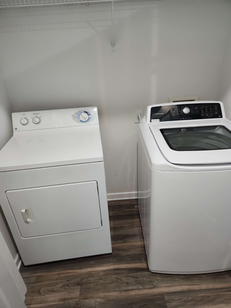 In unit washer/dryer. Dryer has some issues. - Lodge On The Trail Apartments