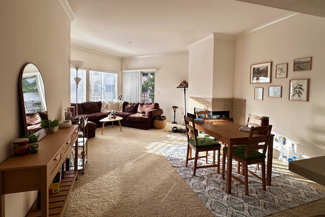 Living room - Villas Of Renaissance (UTC): Roommate Needed For Double Room