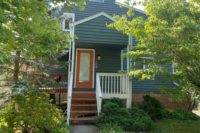 - 3 Bedroom, 2.5 Bath House
