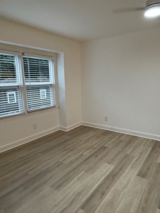 Bedroom with Great Natural Light - Spacious 1bdrm/1bth Furnished Apartment Walking Distance to Emory Unv.
