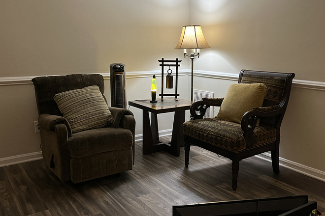 Lounge living corner - District at Tar River Apartments