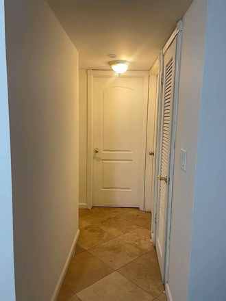 Hallway - Shared Housing. Freshly painted 2 bedroom 2 bathroom Apartment