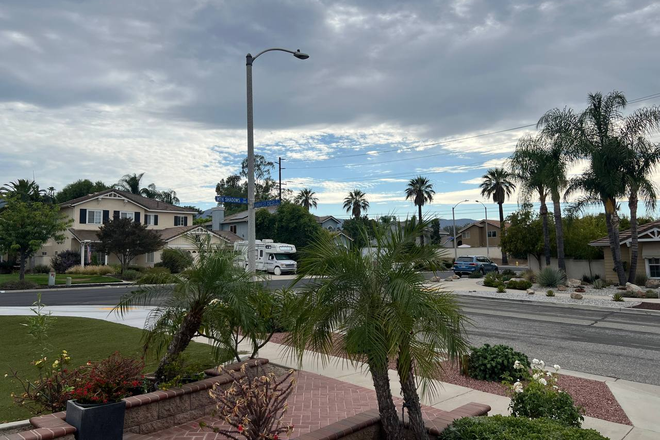 Street view from Home - Quiet upper scale neighborhood in Corona House