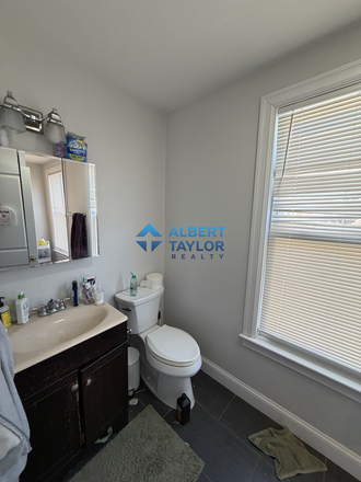 Bathroom - 1st Floor 4-Bed 2-Bath on greylock!! Apartments