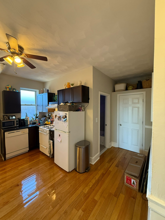 Kitchen - 1 BD 1 BA Laundry on Site