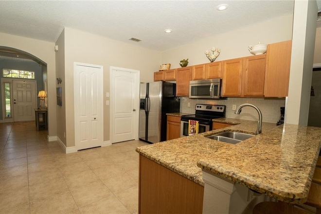 Kitchen - Quiet Lakefront Home