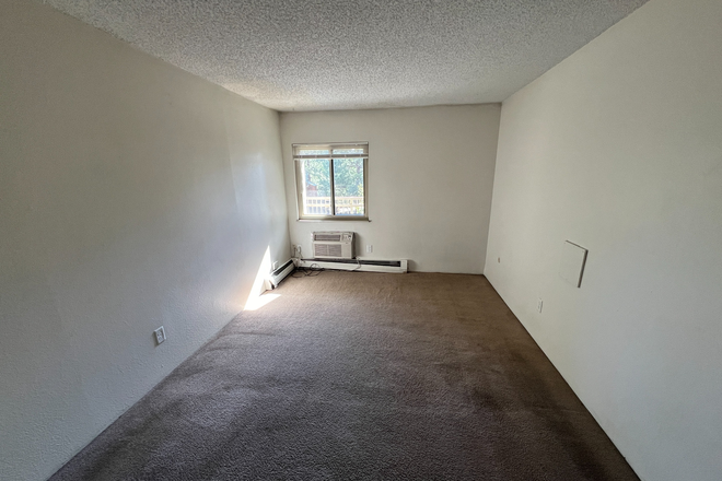 2 - AVAILABLE NOW!: 3300 Bridger Tr #202 Condo