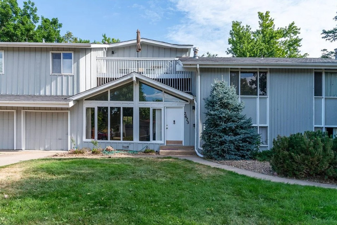 exterior - Spacious North Boulder Home with Flatirons Views 5 Bed / 3 Bath