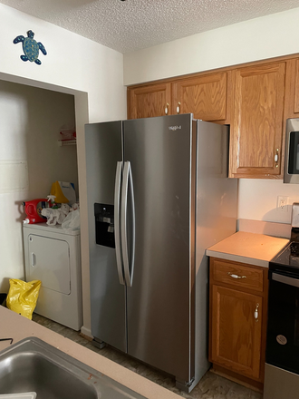kitchen - 2 bedroom, 2 bathroom located on Settlement Drive Apartments