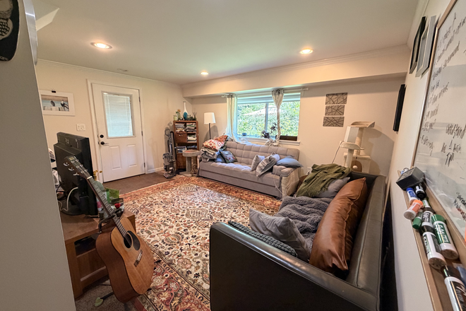 Living Room - Furnished 1bd Basement Apartment