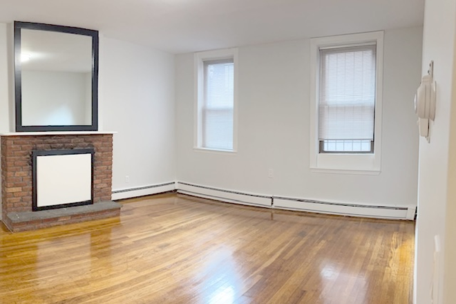 a - Spacious and amazing location! Apartments