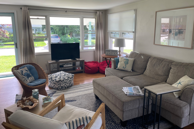 Living room - Available for 3 in Bonnet Shores. 35 Camden Road. 3 Bed 1.5 Bath 9 Month 26/27 Year Lease