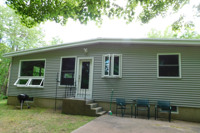 Back of House - Fully Renovated 3 Bed/1 Bath Private Home 4 Miles to Campus