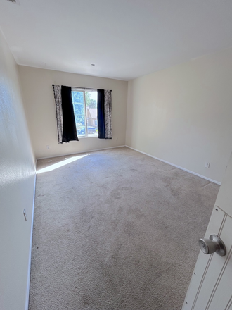 Bedroom - Bedroom in house near UCR